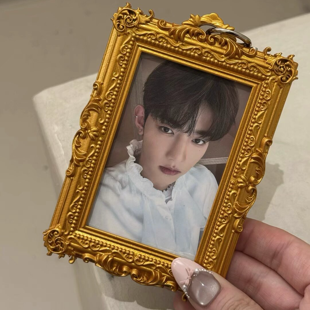 WORK OF ART FRAME PHOTOCARD HOLDER