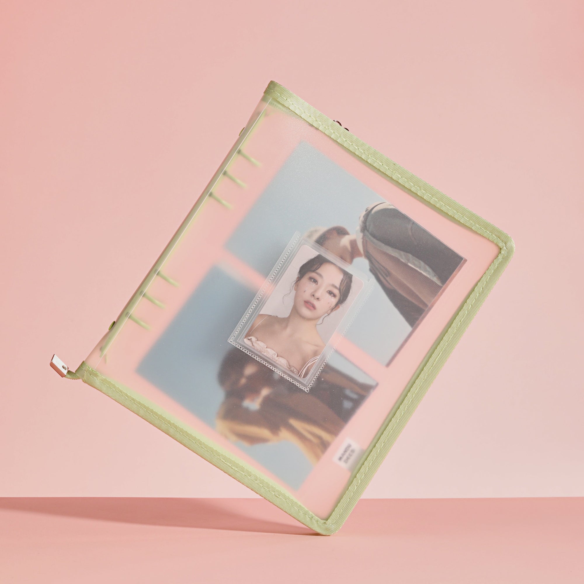 CLASSEUR TRANSPARENT AVEC POCHE - A5