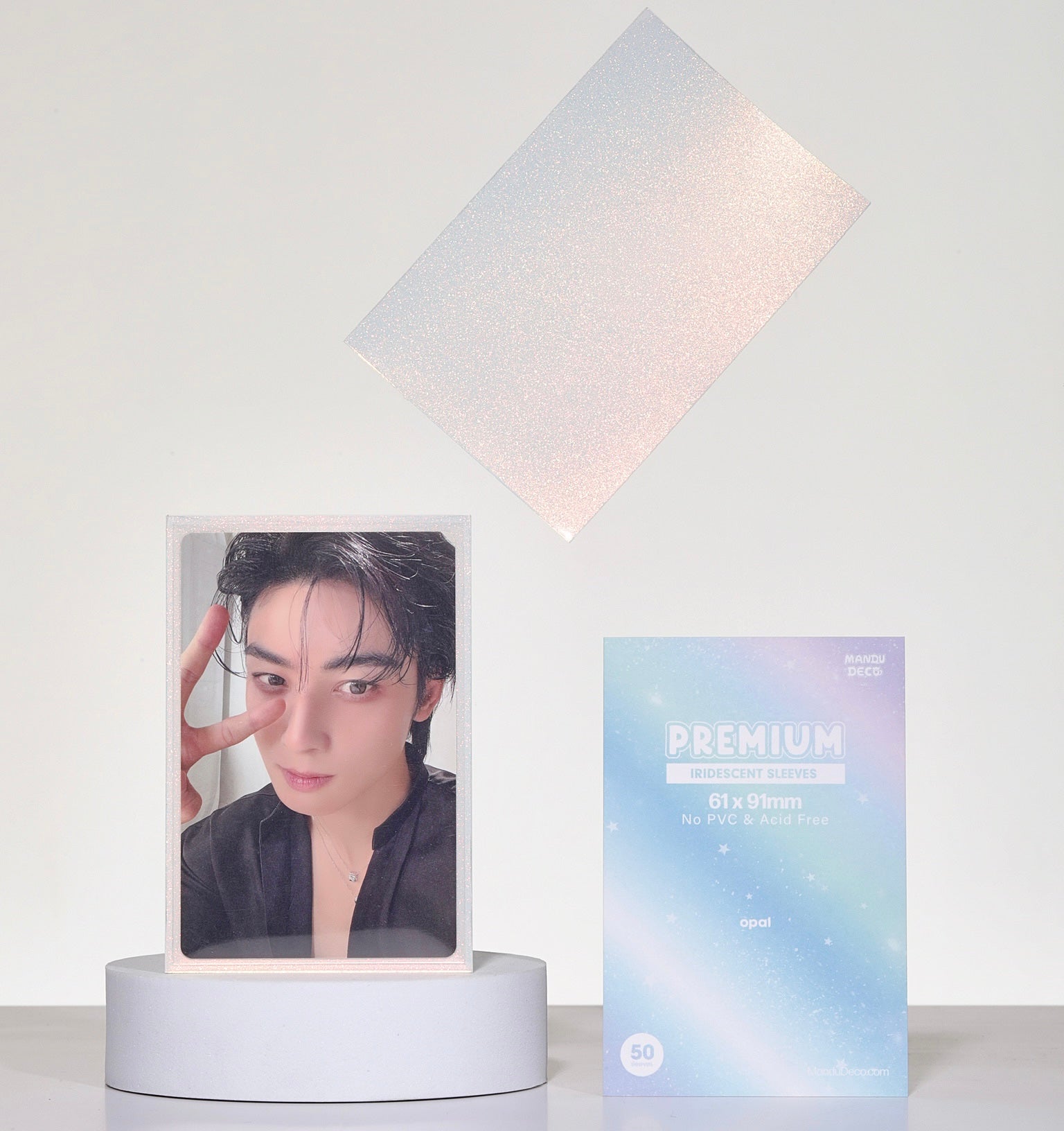 PREMIUM IRIDESCENT PHOTOCARD SLEEVES