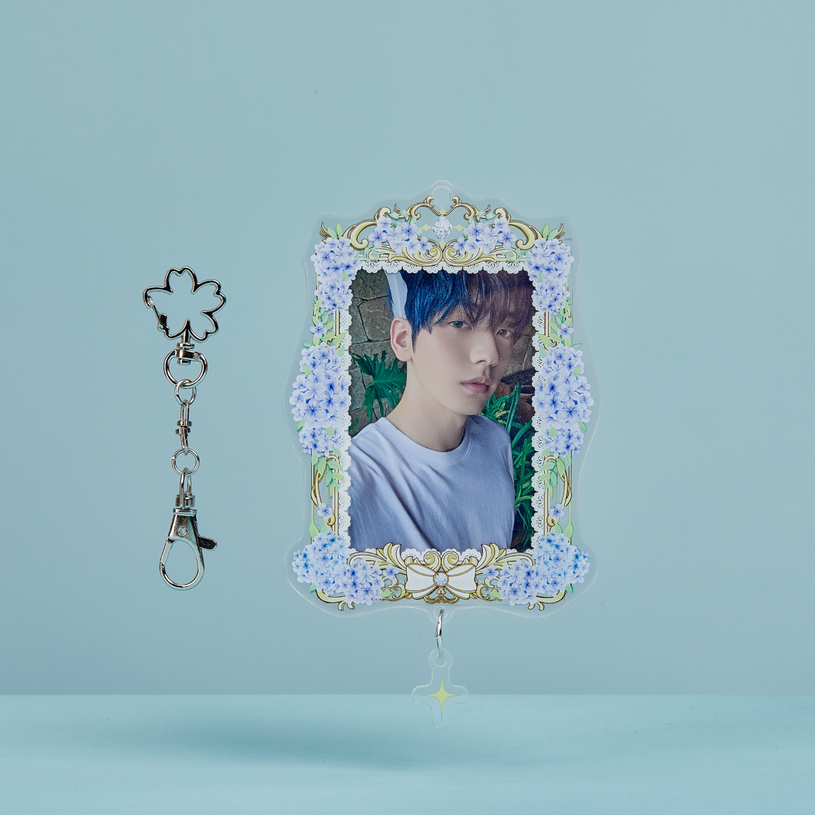 HYDRANGEA ACRYLIC PHOTOCARD HOLDER