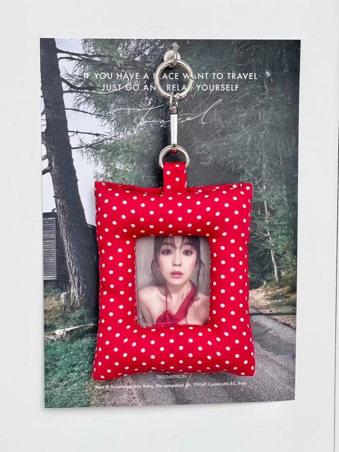 RED POLKA DOT PUFF PHOTOCARD HOLDER – Mandu Deco