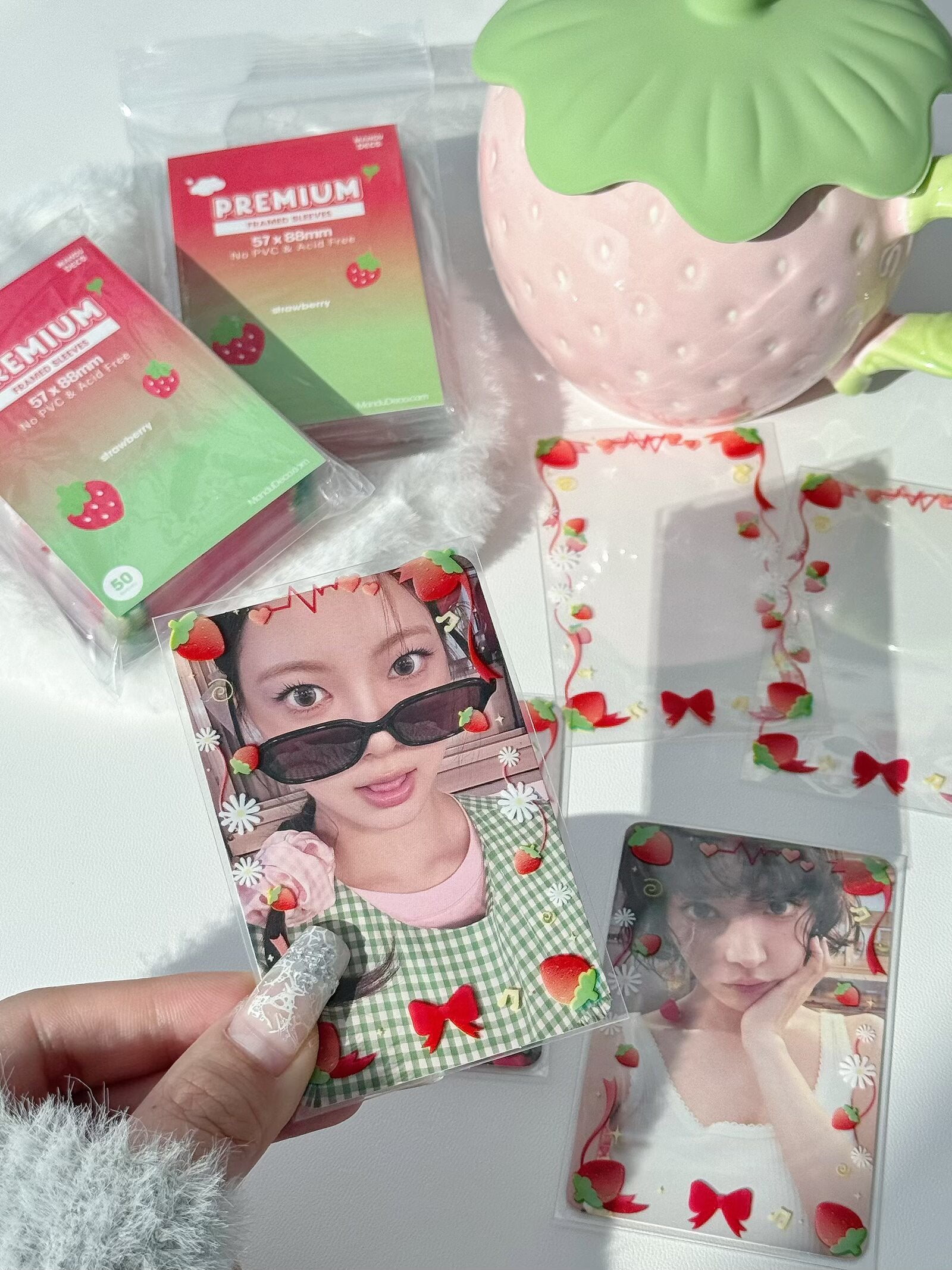 PREMIUM FRAME SLEEVES - STRAWBERRY VER – Mandu Deco