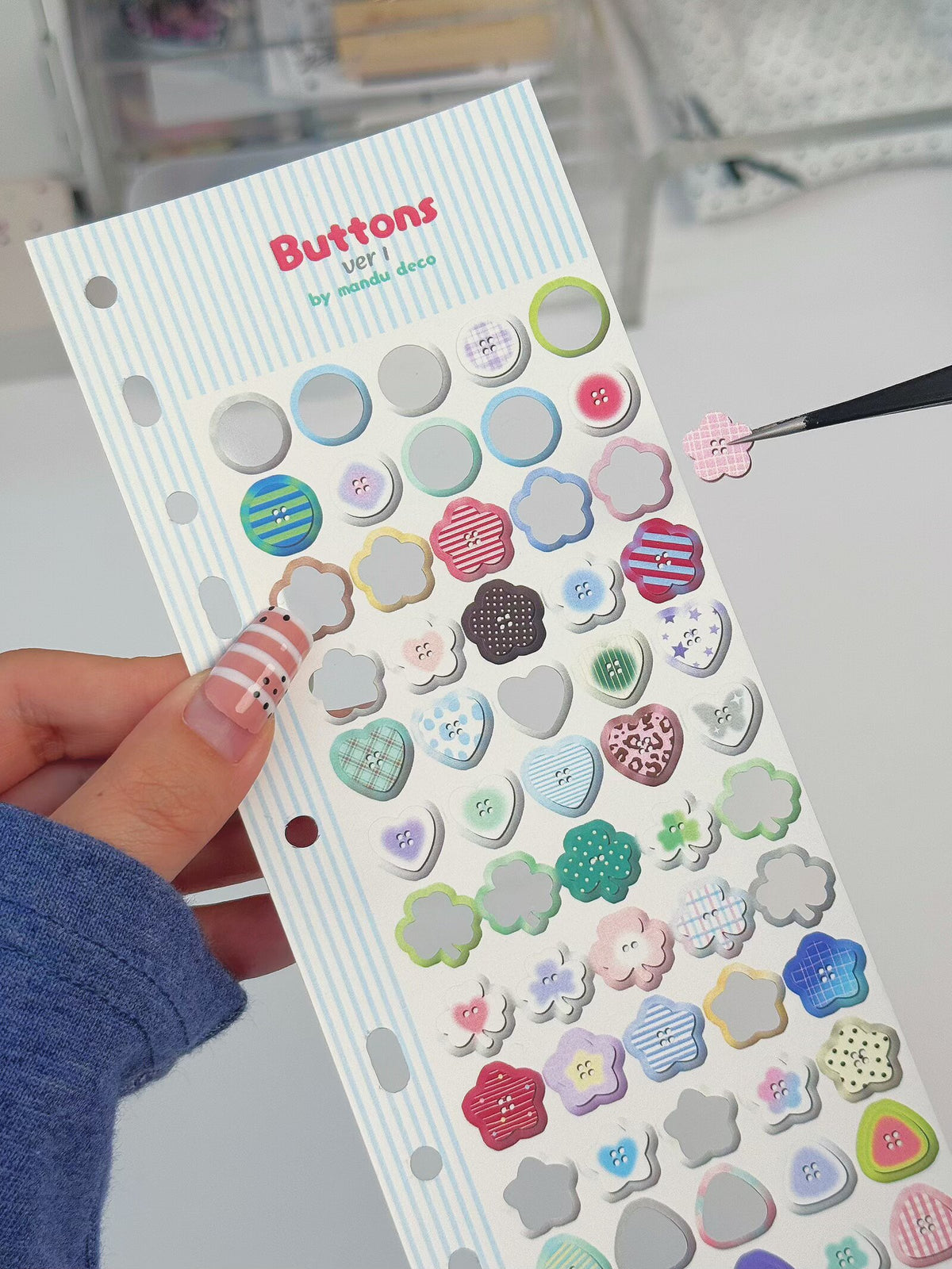 BUTTONS STICKER