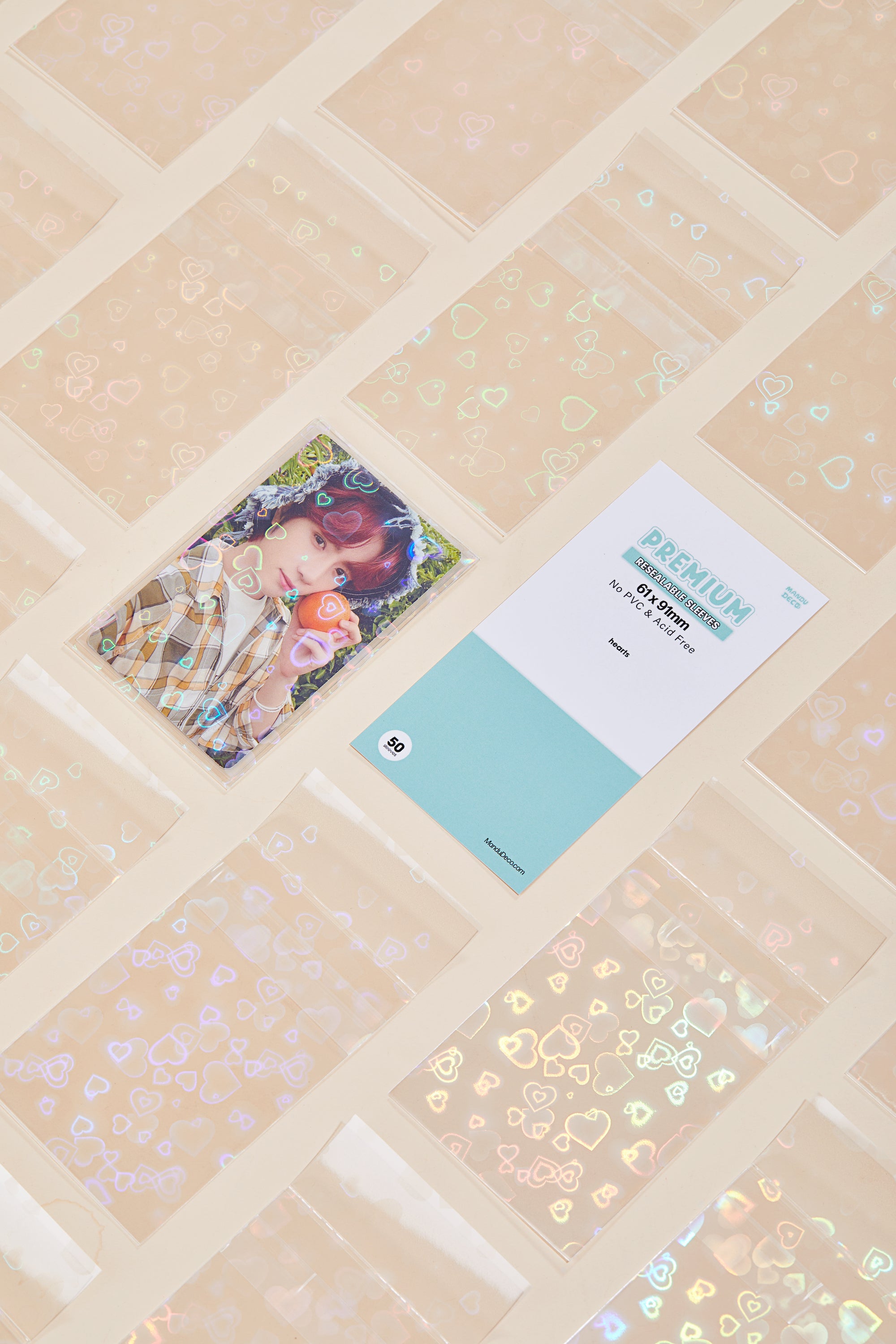 PREMIUM RESEALABLE PHOTOCARD SLEEVES - HEART VERSION (61x91MM)